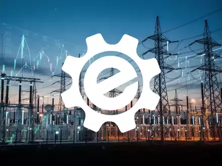 Moderne Energieinfrastruktur bei Dämmerung mit Fokus auf Stromleitungen und Lichtreflexen. - Foto: über boerse-global.de