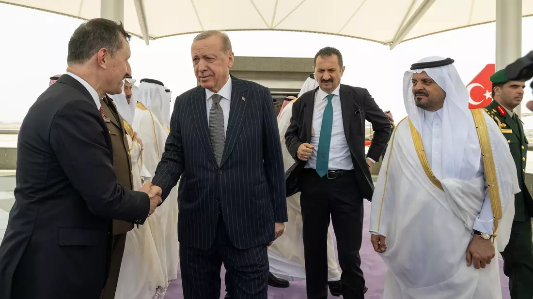Der türkische Präsident Recep Tayyip Erdogan trifft zu Gesprächen in Saudi-Arabien ein. - Bild: Mshibli/Saudi Press Agency/dpa