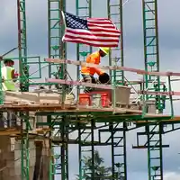 Der Arbeitsmarkt in den USA entwickelt sich schlechter als erwartet. (Archivbild) - Foto: Keith Srakocic/AP/dpa
