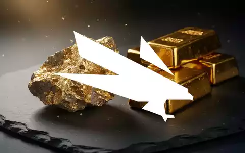Glänzende Goldbarren und Roherz auf dunklem Untergrund, stimmungsvoll beleuchtet. - Foto: über boerse-global.de