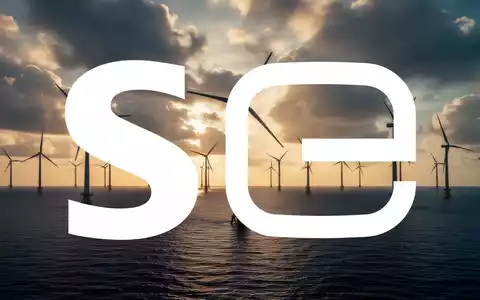 Moderne Windkraftanlagen auf dem offenen Meer bei Sonnenuntergang als Symbol für Energiewende und wirtschaftliche Erholung. - Foto: über boerse-global.de