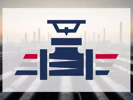 Moderne Energieinfrastruktur mit Pipelines in einer weiten Industrielandschaft bei Dämmerung. - Foto: über boerse-global.de