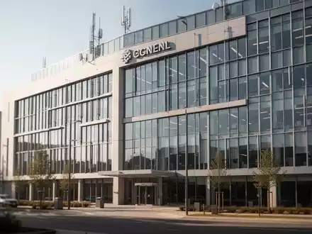 Modernes Bürogebäude eines Telekommunikationsunternehmens bei Tageslicht. - Foto: über boerse-global.de