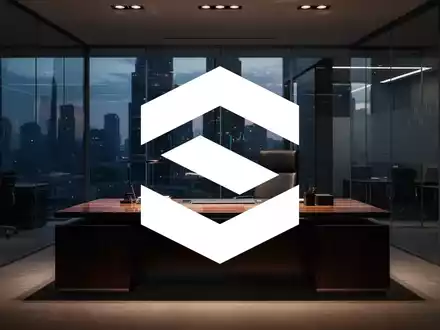 Abstraktes, professionelles Bürointerieur bei Dämmerung, das eine Atmosphäre strategischer Marktveränderungen vermittelt. - Foto: über boerse-global.de