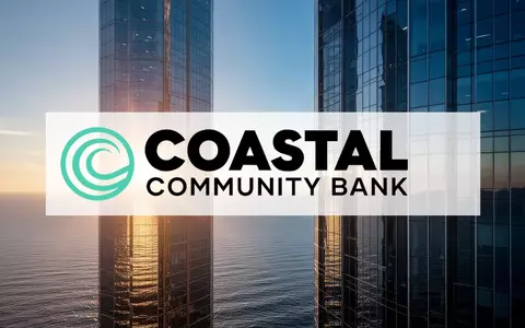 Moderne Glasfassade eines Hochhauses spiegelt den Sonnenaufgang über dem Meer wider, symbolisch für positive Marktentwicklung. - Foto: über boerse-global.de