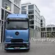 Daimler Truck: Erneuter Gewinneinbruch. (Archivbild) - Bild: Bernd Weißbrod/dpa