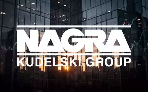 Abstrakte Darstellung eines modernen Bürogebäudes bei Sonnenuntergang als Symbol für Finanzberichte und Marktstimmung. - Foto: über boerse-global.de