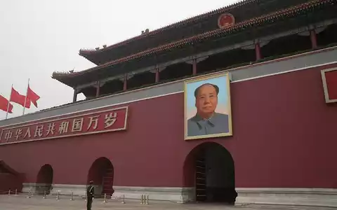 Tor des Himmlischen Friedens mit Bild von Mao Zedong (Archiv) - Foto: via dts Nachrichtenagentur
