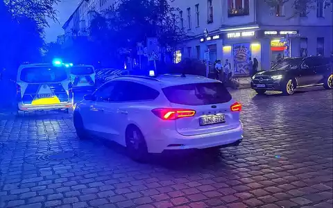 Polizei in der Berliner Graefestraße am 07.08.2026 - Foto: via dts Nachrichtenagentur
