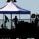 Mit einem neuen Wachposten verstärkt die Polizei die Sicherheit am Flughafen Leipzig/Halle.  - Bild: Hendrik Schmidt/dpa