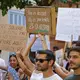 Immer wieder demonstrieren Einheimische auf der Urlauberinsel Mallorca gegen den Massentourismus. - Bild: Tomàs Moyà/EUROPA PRESS/dpa