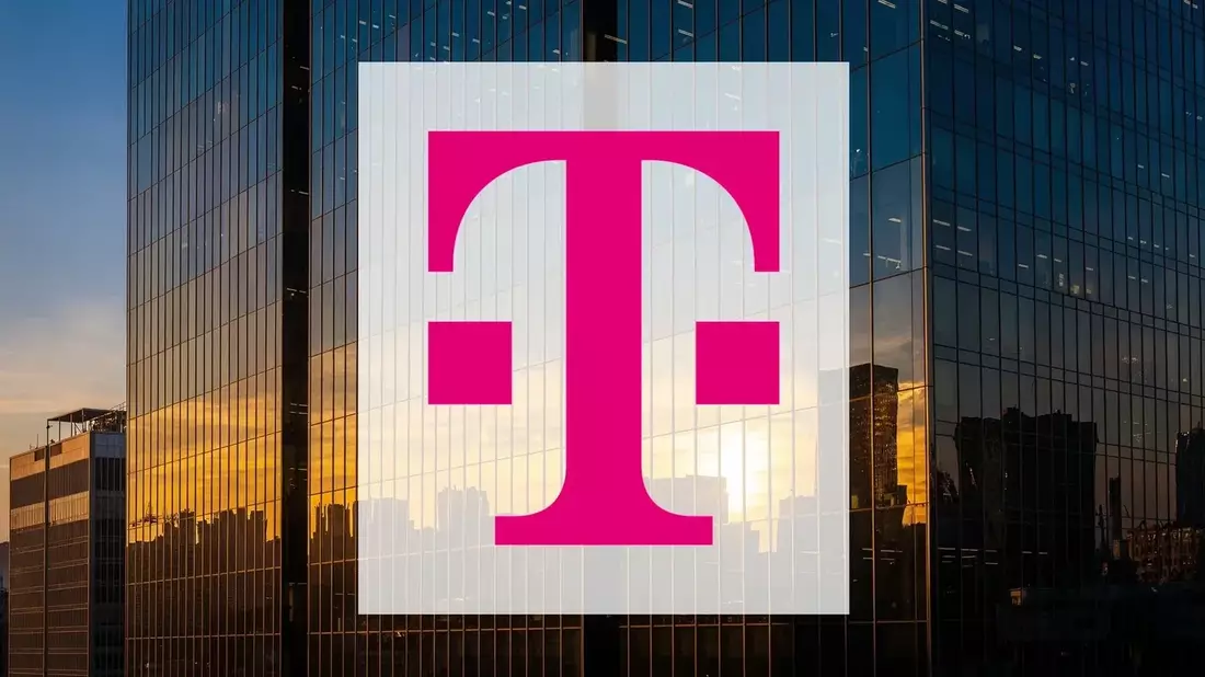 Deutsche Telekom Raises Cash Flow Target, Expands Buyback to €5B