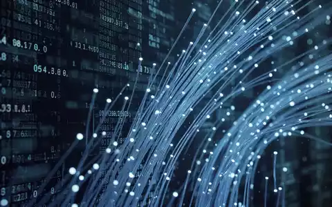 Abstrakte digitale Datenströme und Glasfaserkabel als Symbol für Hochfrequenzhandel und Blockchain-Technologie - Foto: über boerse-global.de