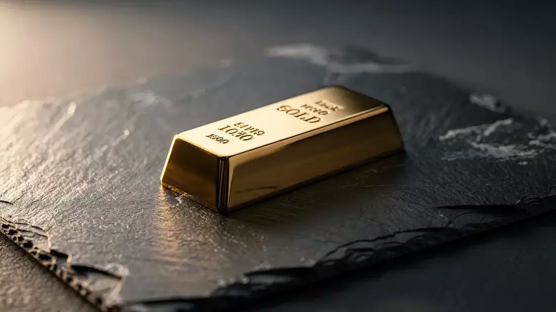 Gold Surges to $4,401 on Weak Jobs Data, Fed Rate Cut Odds Rise