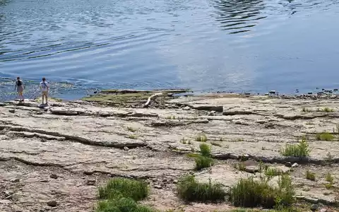 Der Sonntag dürfte wieder verbreitet heiß werden. (Archivbild) - Foto: Klaus-Dietmar Gabbert/dpa