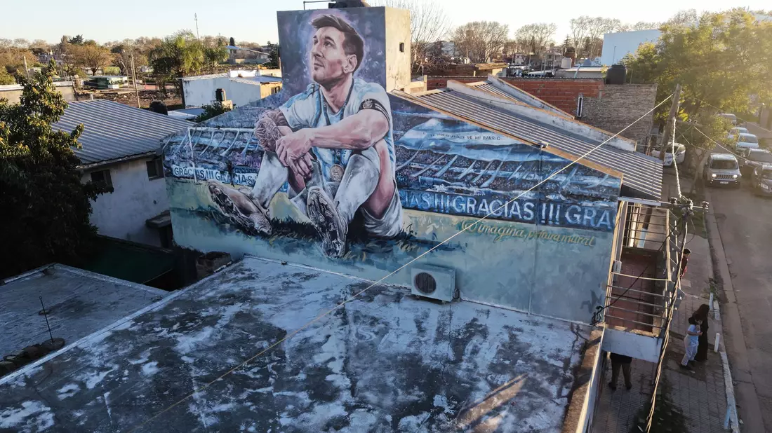Messi war seit seiner Kindheit eng mit seinem Vater verbunden.  - Bild: Rodrigo Abd/AP/dpa