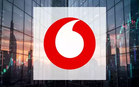 Abstraktes Bild einer modernen Glasfassade im Sonnenuntergang zur Symbolisierung von Telekommunikationsmärkten. - Foto: über boerse-global.de