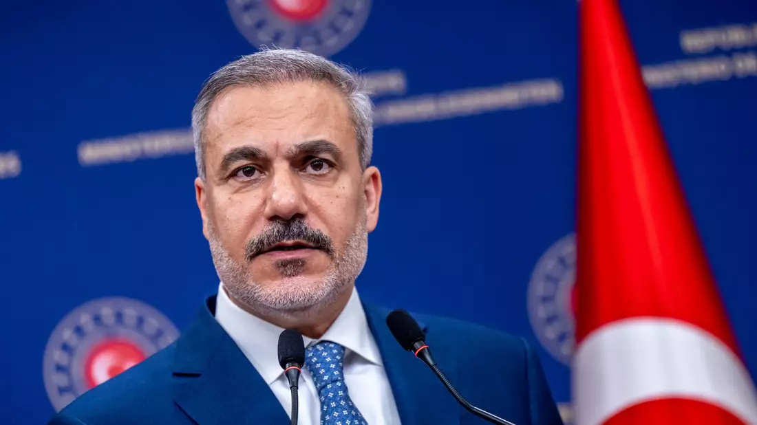 Außenminister Hakan Fidan sieht den «Mekka-Verteidigungspakt» als historischen Meilenstein. (Archivbild) - Bild: Michael Kappeler/dpa