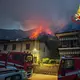 Zu dem Feuer kam es in der Gemeinde Tignale am Westufer des Gardasees. - Bild: --/Vigili del Fuoco/dpa
