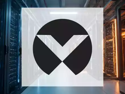 Moderne, hochtechnologische Server-Kühlinfrastruktur in einem Rechenzentrum mit atmosphärischer Beleuchtung. - Foto: über boerse-global.de