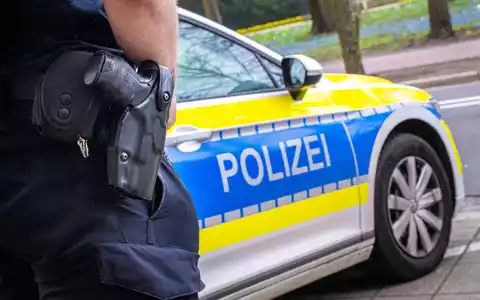 Nach einem Streit in Bremen stirbt ein Mann noch am Tatort. (Symbolbild) - Foto: Sina Schuldt/dpa