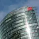 Werden Ziele, die der Bund vorgibt, nicht eingehalten, soll sich das auf die Bonuszahlungen von Bahnmanagern auswirken. - Bild: Paul Zinken/dpa