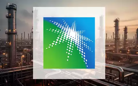 Moderne industrielle Raffinerieanlage in der Abenddämmerung als Symbol für die Energiebranche. - Foto: über boerse-global.de