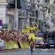 Vollering feiert ihren Tour-Sieg. - Bild: Philippe Magoni/AP/dpa