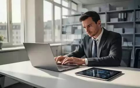 Modern administrative office with a digital workspace, representing the successful digital transformation of German local government. - Foto: über boerse-global.de