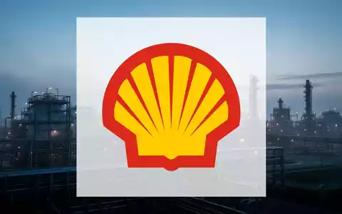 Industrielle LNG-Anlage bei Dämmerung als Symbol für die Volatilität des Energiemarktes - Foto: über boerse-global.de