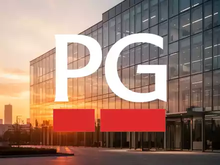 Moderne Glasfassade eines Bürogebäudes im goldenen Sonnenlicht als Symbol für Investitionen und Finanzmärkte - Foto: über boerse-global.de