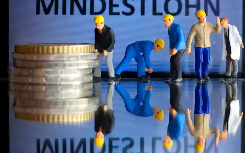 Seit 2015 gilt in Deutschland ein gesetzlicher Mindestlohn - doch bisweilen wird er umgangen. (Symbolbild) - Foto: Jens Büttner/dpa