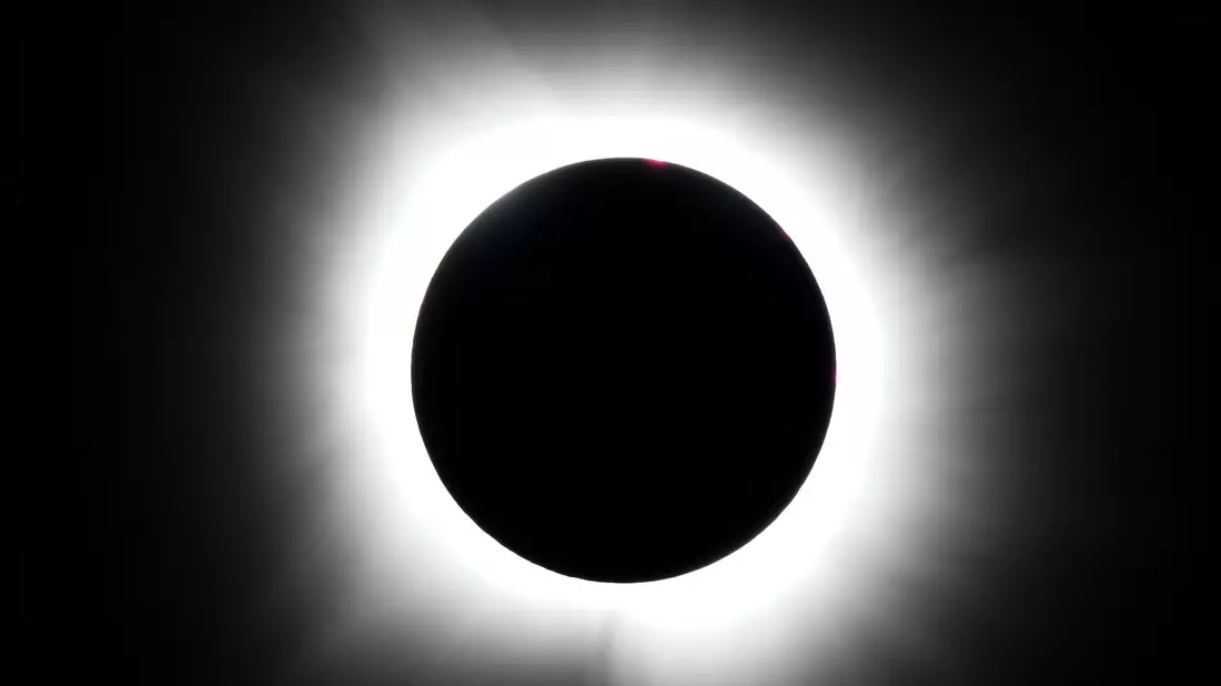 Bild von einer totalen Sonnenfinsternis, aufgenommen 2024 in Texas. - Bild: Julio Cortez/AP/dpa-tmn