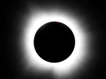 Bild von einer totalen Sonnenfinsternis, aufgenommen 2024 in Texas. - Foto: Julio Cortez/AP/dpa-tmn