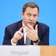 Finanzminister Klingbeil (SPD) fehlen in den kommenden Jahren Milliarden. (Archivbild) - Bild: Michael Kappeler/dpa