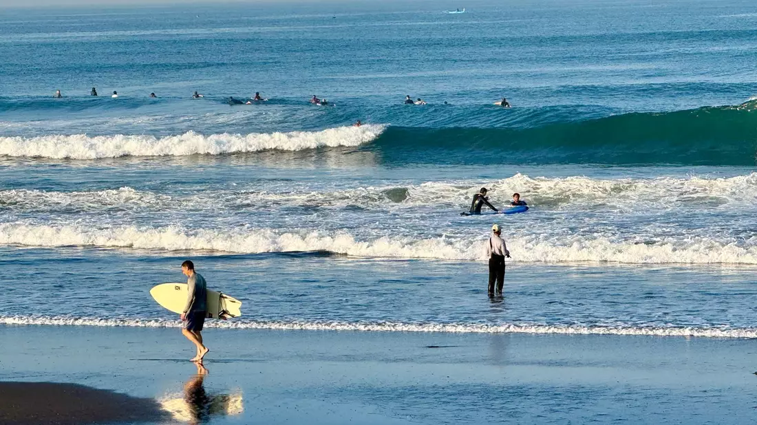 Surfen am Morgen, dann den Laptop aufklappen - so sieht der Tag vieler digitaler Nomaden aus. - Bild: Carola Frentzen/dpa