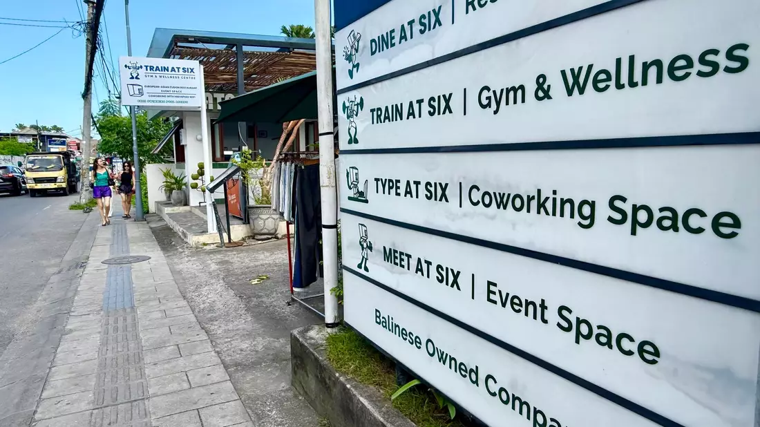 Coworking Spaces, Gyms, Wellness: Canggu hat sich ganz auf digitale Nomaden eingestellt. - Bild: Carola Frentzen/dpa