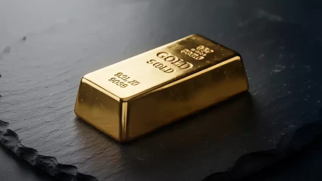 Gold Surges 2.37% on Weak Jobs Data, Eyes $4,535 Resistance
