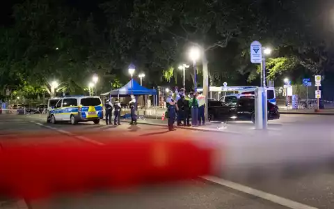Großeinsatz am Bahnhof Zoo: Dort fielen in der Nacht tödliche Schüsse. - Foto: Christophe Gateau/dpa