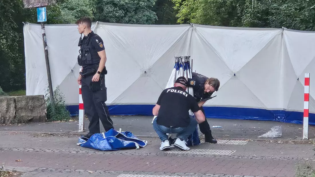 Nach einem Streit in Bremen starb ein Mann noch am Tatort. - Bild: Dierk Rohdenburg/Mediengruppe Kreiszeitung/dpa