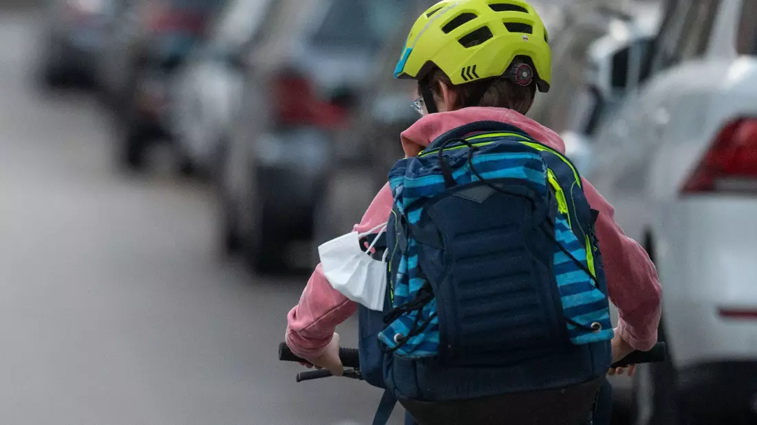 Was sagen die Statistiken über die Gefahren von Kindern im Verkehr? (Symbolbild) - Bild: Marijan Murat/dpa
