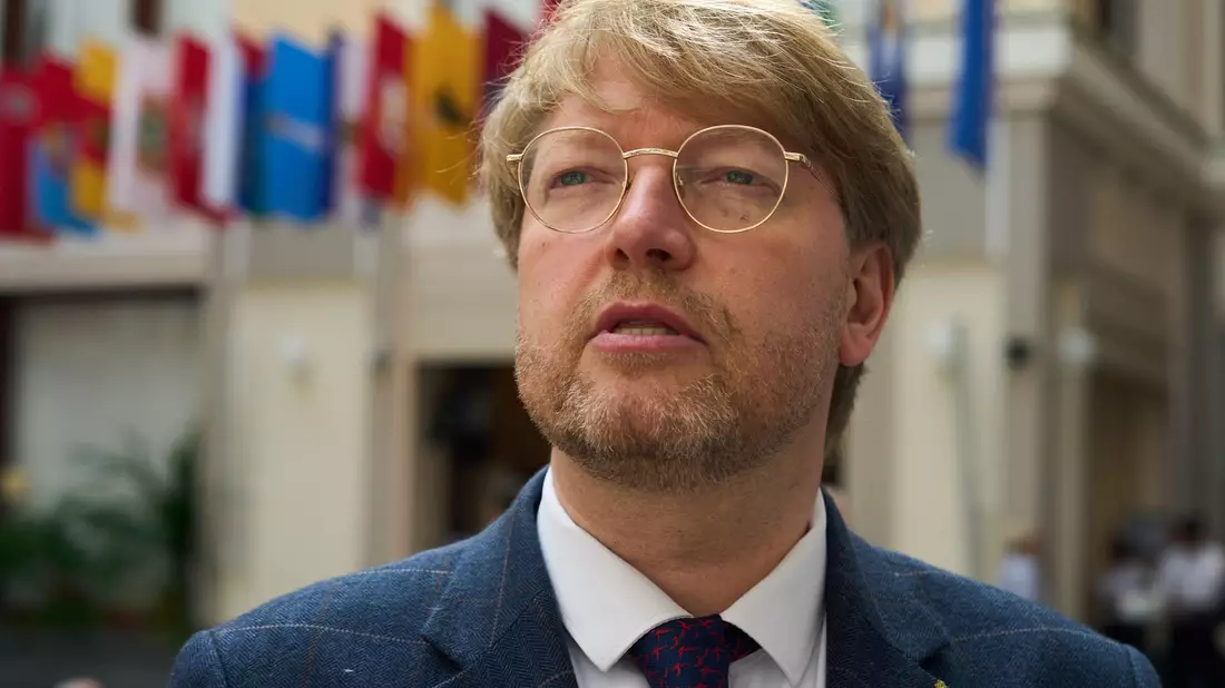 Ob die Partei Jabloko von Nikolai Rybakow letztlich im September antreten darf, steht noch nicht fest. (Archivbild) - Bild: Alexander Zemlianichenko/AP/dpa
