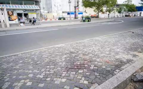 Den Schüssen ging ein Streit zwischen mehreren Personen voraus.  - Foto: Christophe Gateau/dpa