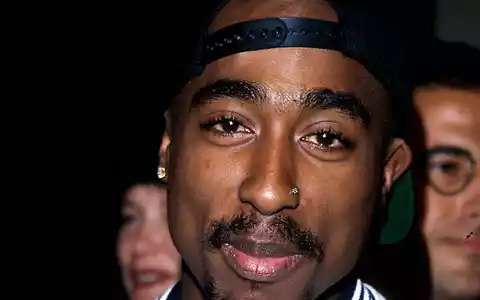 Tupac Shakur war 1996 in einem Auto in Las Vegas angeschossen worden und starb sechs Tage später im Krankenhaus. (Archivbild) - Foto: Tom Rodriguez/Globe Photos via ZUMA Wire/dpa