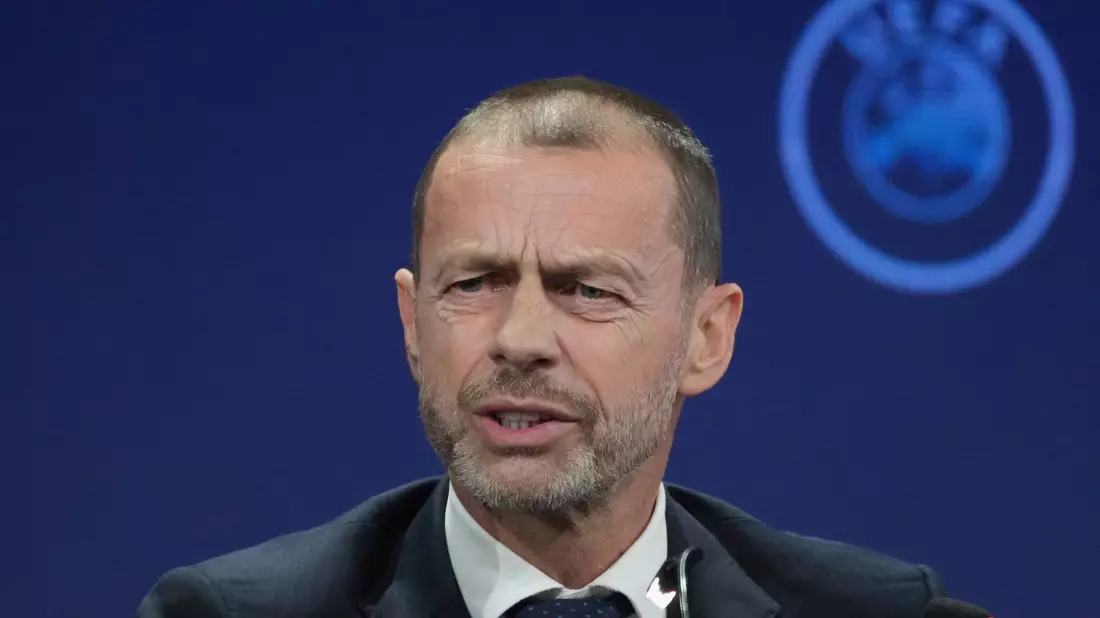 Aleksander Ceferin führt den Aufstand gegen Gianni Infantino an. (Archivbild) - Bild: Darko Vojinovic/AP/dpa