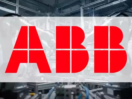 Moderne industrielle Automatisierungstechnik in einer Fabrik mit Fokus auf Präzision und technologischem Fortschritt. - Foto: über boerse-global.de