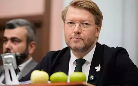 Der Chef der liberalen Oppositionspartei Jabloko, Nikolai Rybakow, verzeichnete zuletzt einen starken Zulauf für seine Partei. - Foto: Pavel Bednyakov/AP/dpa