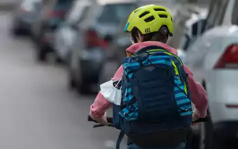 Was sagen die Statistiken über die Gefahren von Kindern im Straßenverkehr? (Symbolbild) - Foto: Marijan Murat/dpa