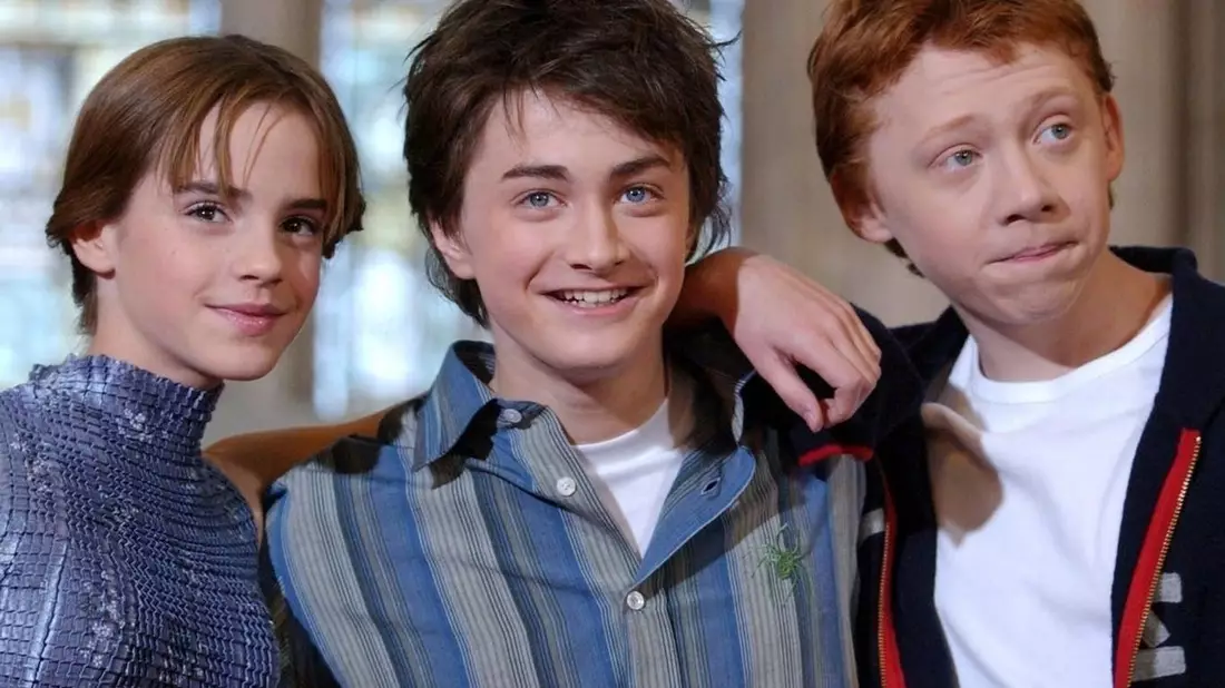 Die Harry-Potter-Filme machten Emma Watson (l-r), Daniel Radcliffe und Rupert Grint zu Stars - so sahen die sie im Jahr 2002 aus. (Archivbild)  - Bild: Andy Butterton/Press Association/dpa