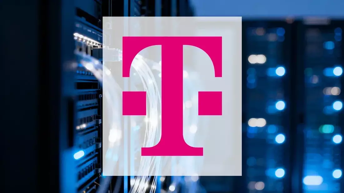 Deutsche Telekom Stock Tests 200-Day MA Amid Strong Q2, €3.5B Buyback